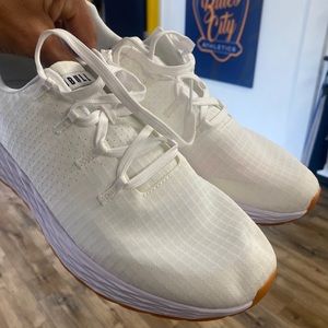 Brand new No Bull Ripstop runners. Size 12